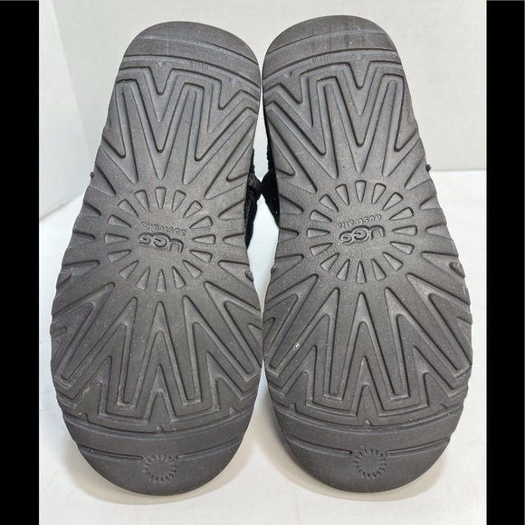 UGG 3161 Classic Short Black Sequin Sparkle Sheepskin Lined Boots Women’s Size 5 - Picture 12 of 14